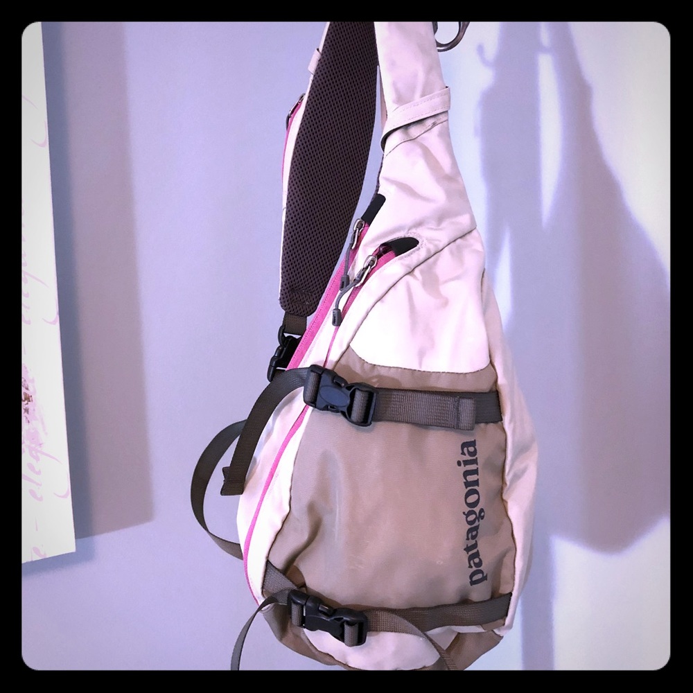 Patagonia atom Sling
